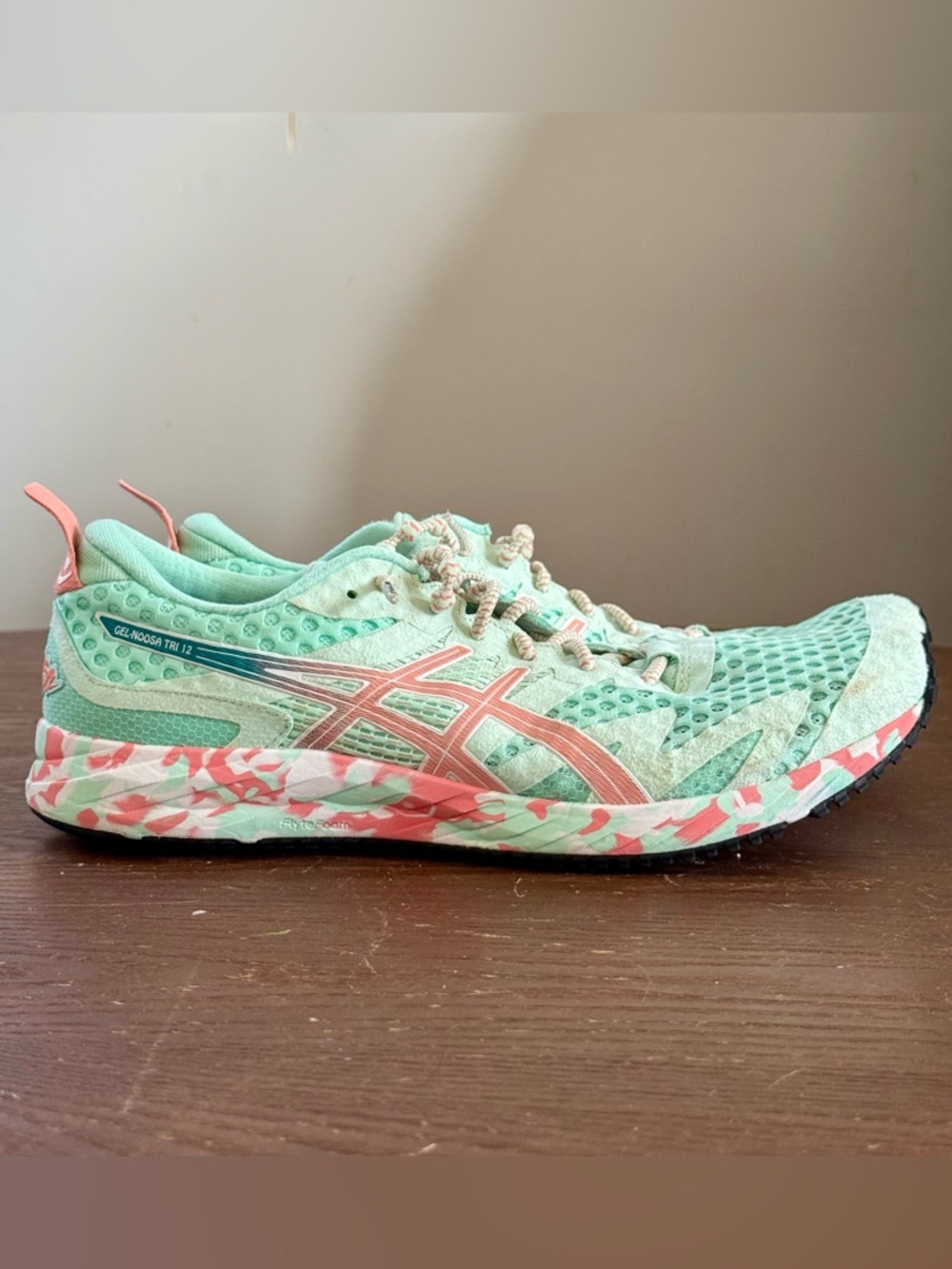 ASICS Gel Noosa Tri 12 Fresh Guava/Ice Women’s size 10